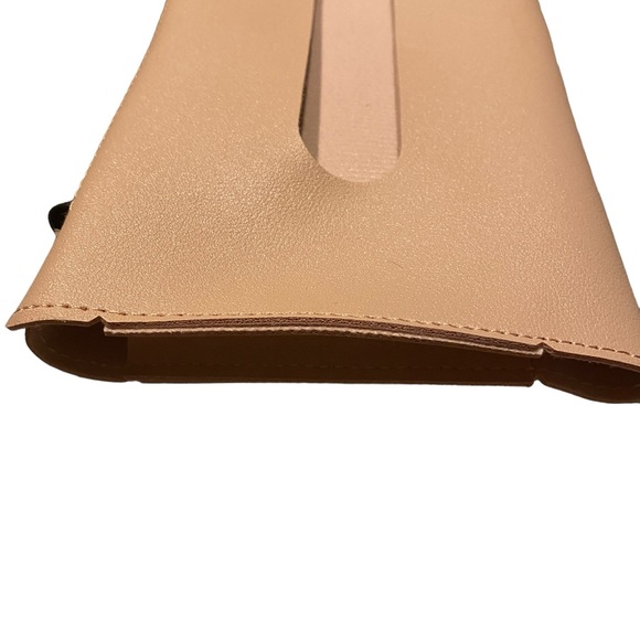 Facial tissue holder pink for car. Attaches to visor - Picture 2 of 5